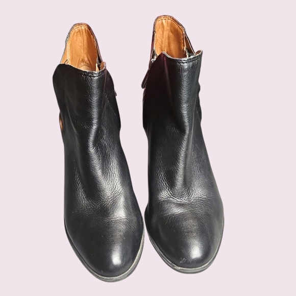 Lucky Brand Black Quilted Ankle Boots Size 7.5 - Picture 5 of 5